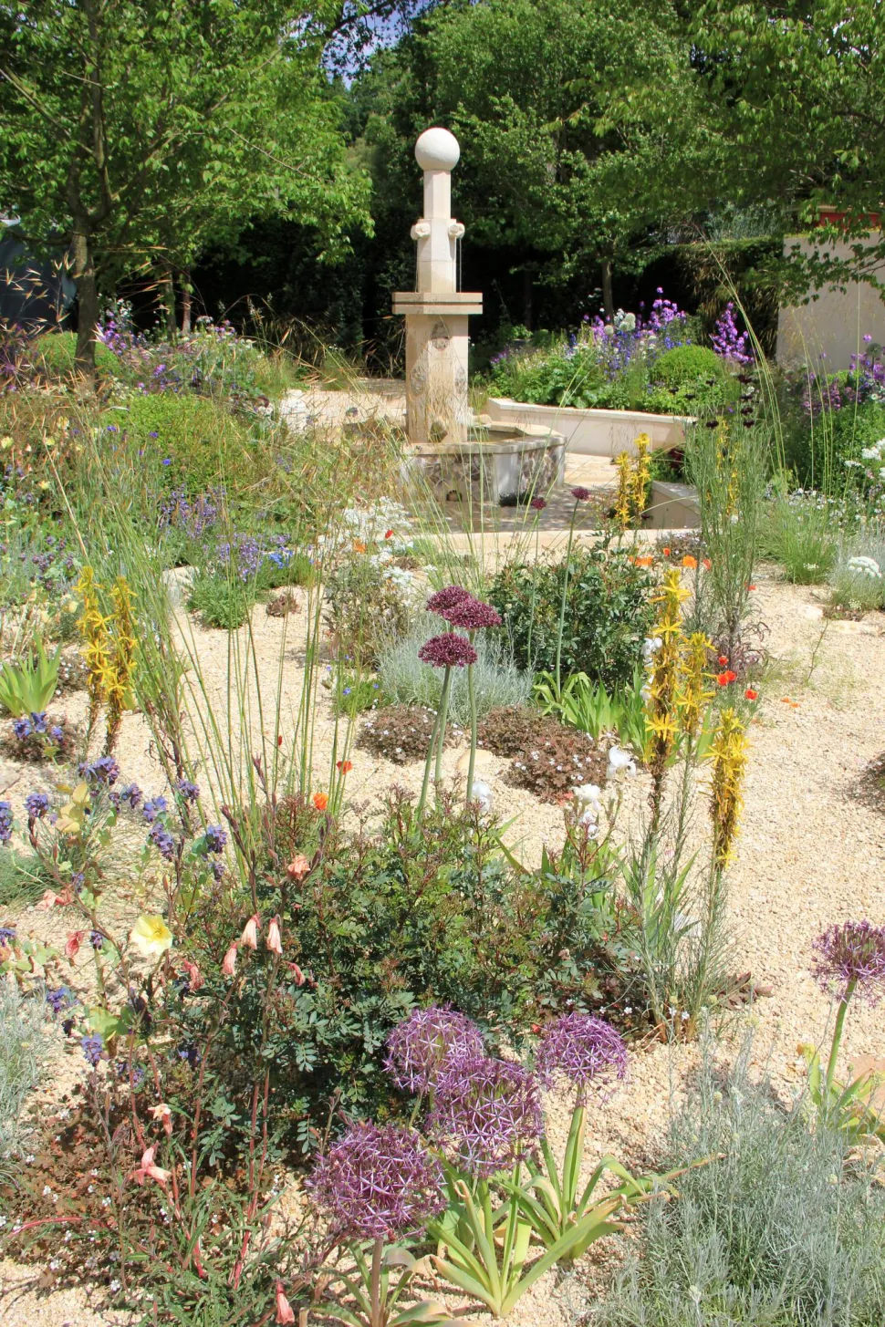 Garten mit voller Sonne
